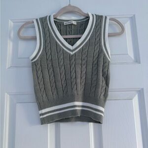 Green Sweatervest. Size S.